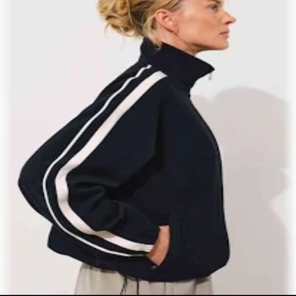 NWT- Athleta Women's Track Jacket MVP Size L Black - Picture 1 of 9